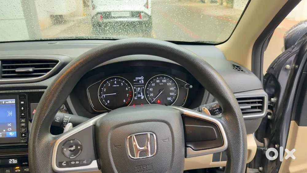 Honda Amaze 2024 Petrol 9852 Km Driven Top Model Good Coundition