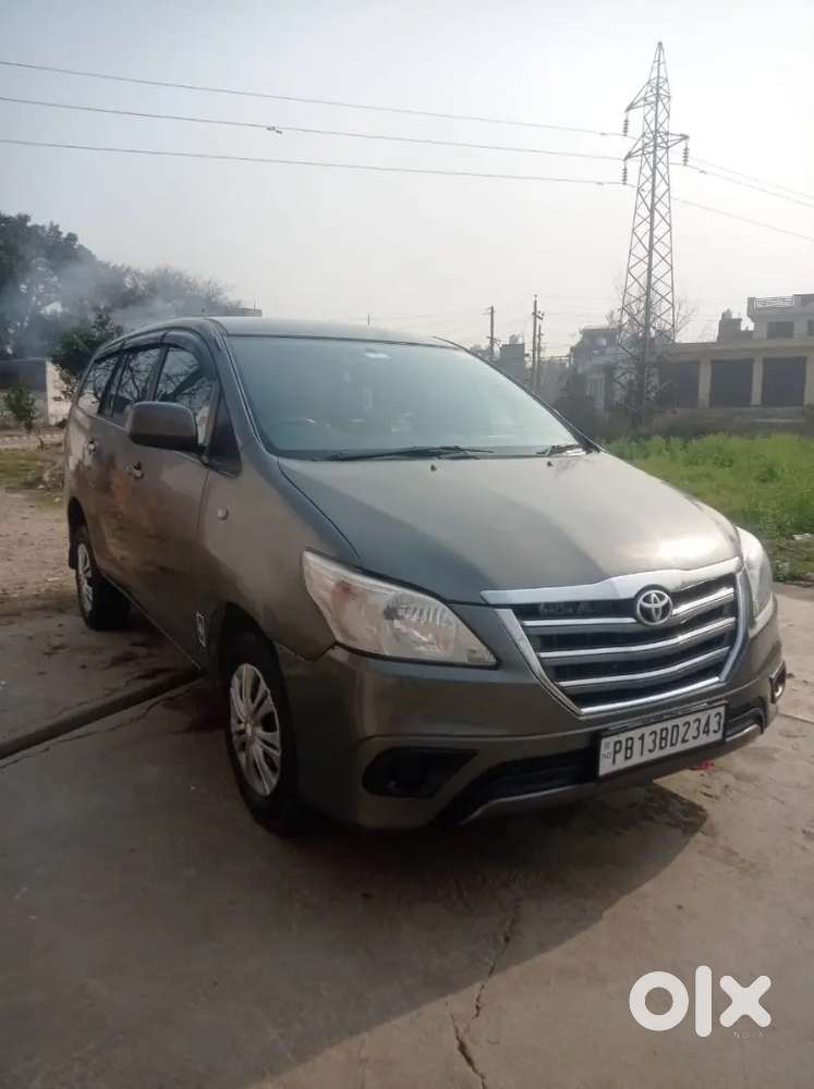Toyota Innova 2012 Diesel 220000 Km Driven