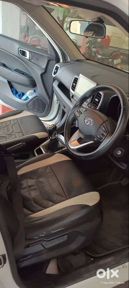 Hyundai Venue Sx 1.0l Turbo Petrol With Sunroof