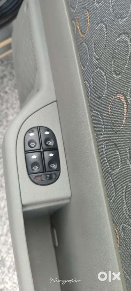 Ford Ikon 1.4 Zxi, 2004, Petrol