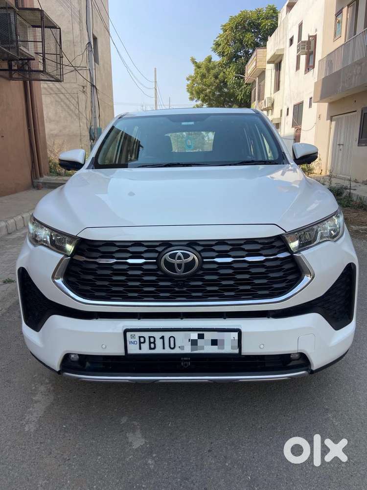 Toyota Innova Hycross 2.0 Vx (o) Hybrid 7 Str, 2024, Petrol