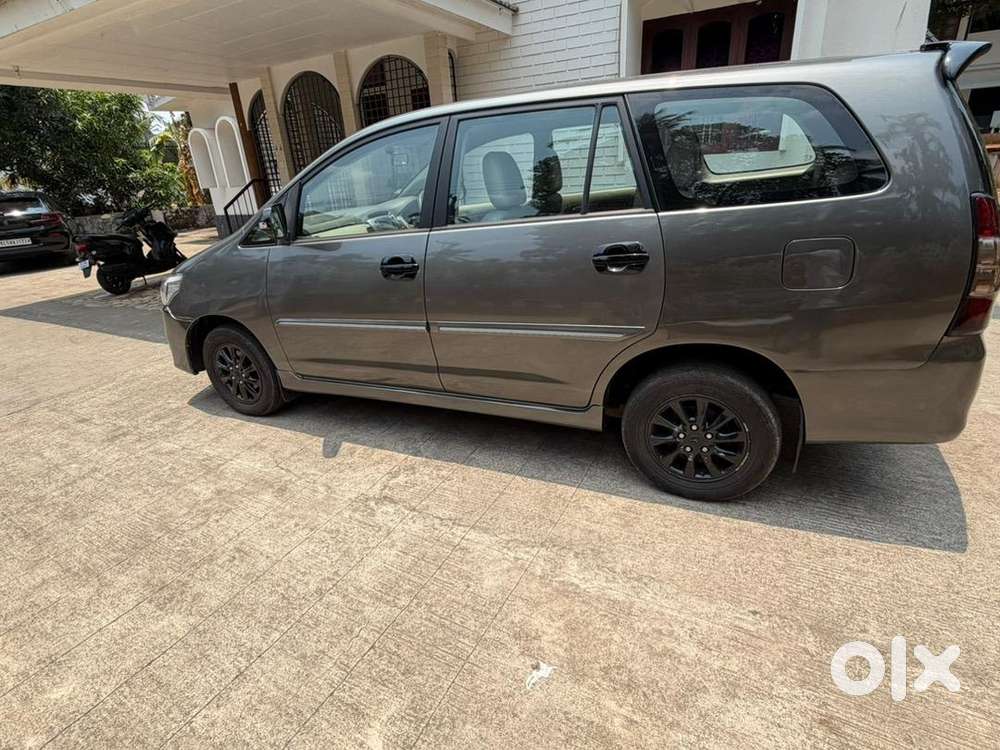 Toyota Innova 2012 217000 Km Driven
