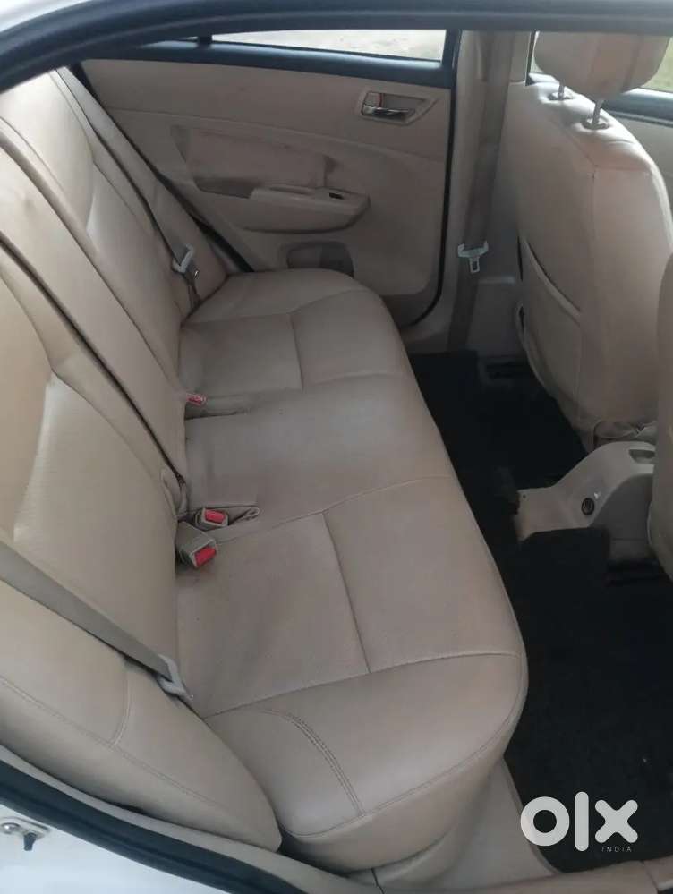 Maruti Suzuki Dzire 2015