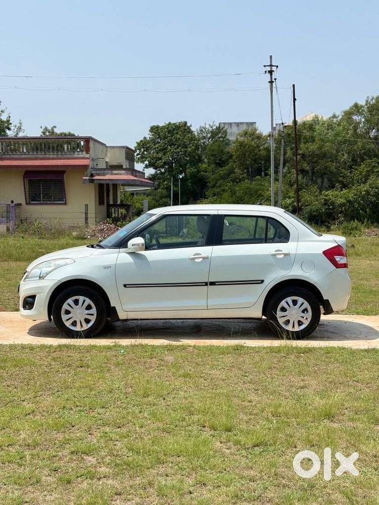Maruti Suzuki Swift Dzire 1.2 Vxi Bsiv, 2013, Petrol