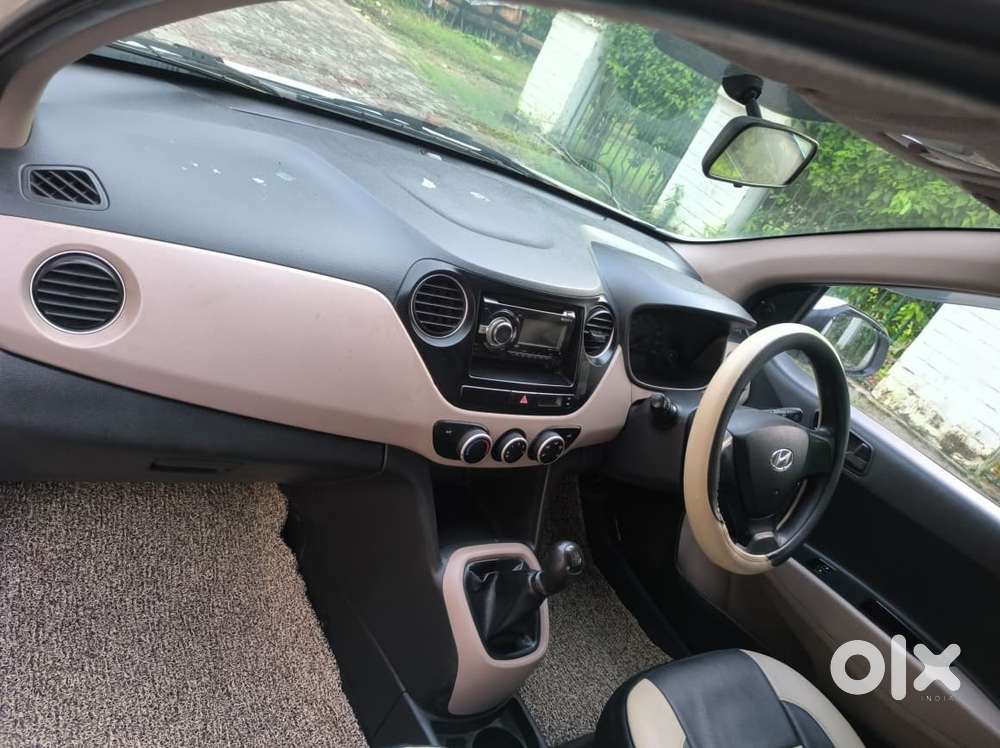 Hyundai Xcent 1.2l Kappa Dual Vtvt 5-speed Manual Base, 2015, Petrol