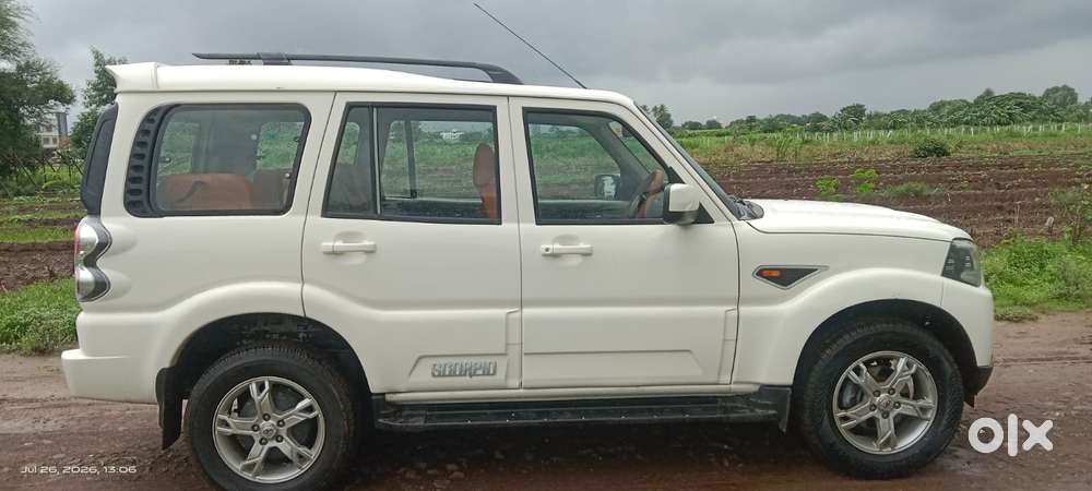 Mahindra Scorpio S8 7c Seater, 2014, Diesel
