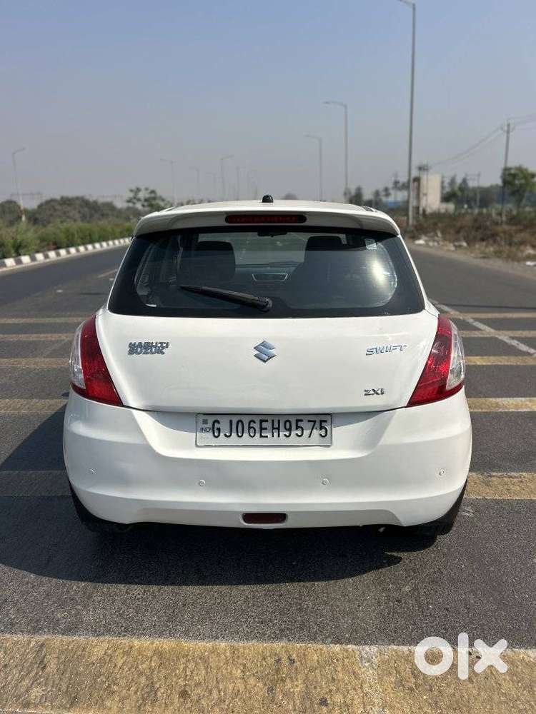 Maruti Suzuki Swift Vvt Zxi, 2011, Petrol