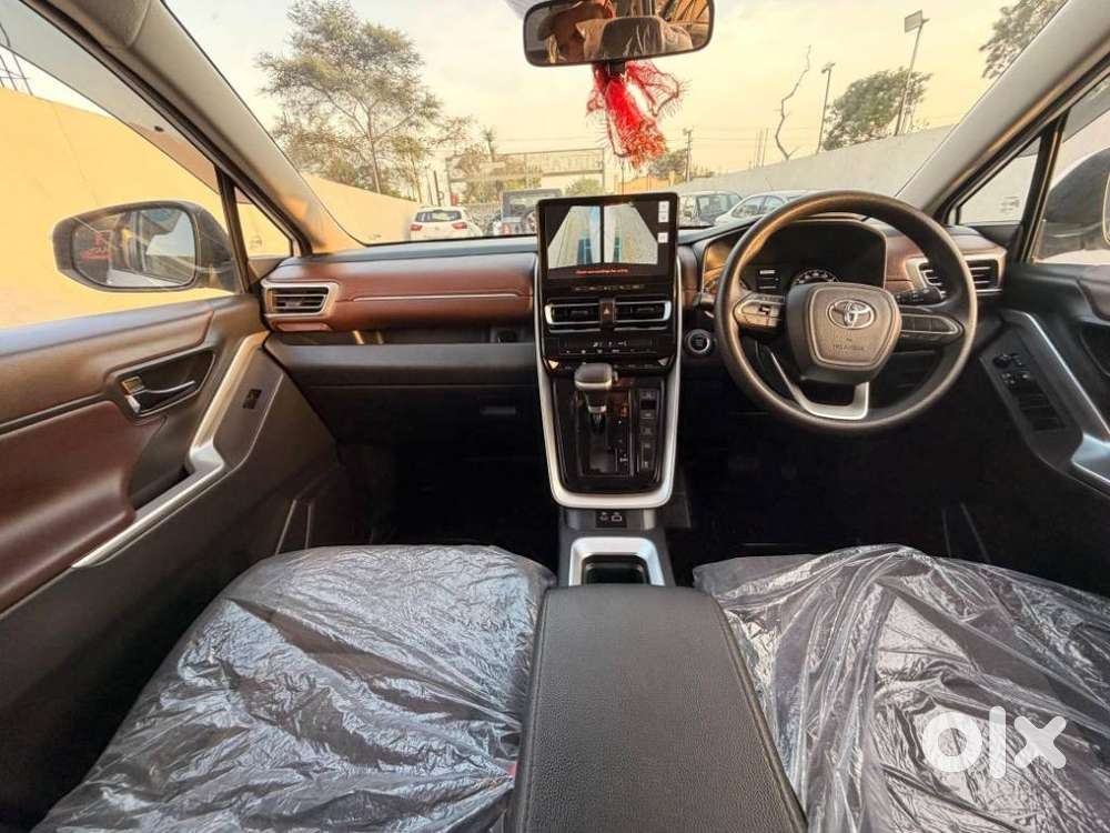 Toyota Innova Hycross Gx (o), 2025, Petrol