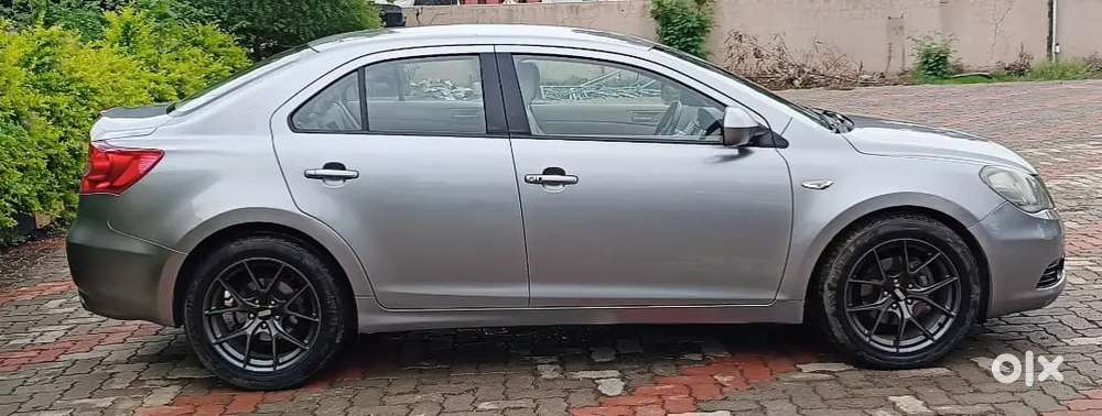Maruti Suzuki Kizashi 2013