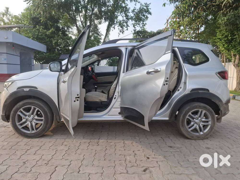 Renault Triber Rxz, 2019, Petrol