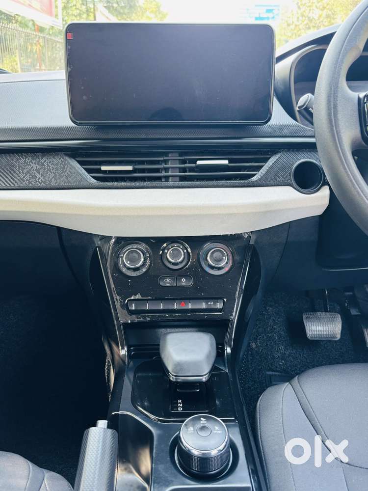 Tata Nexon Pure (s) 1.2 Petrol 6amt, 2025, Petrol