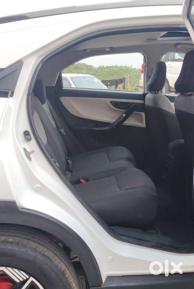 Tata Nexon Creative Plus 1.2 Revotron Petrol 6 Mt, 2024, Petrol