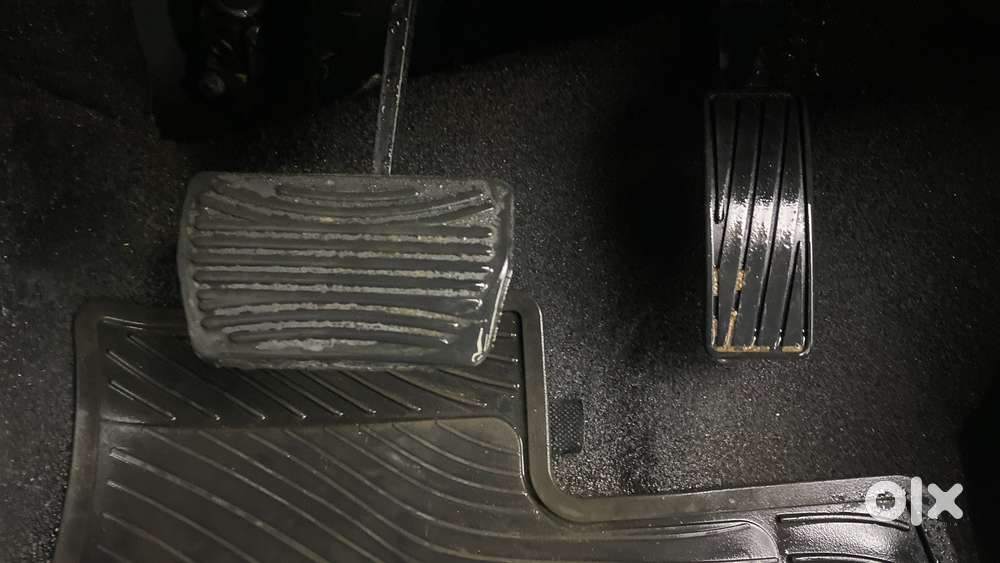 Mahindra Xuv700 2.0 Ax 5 Petrol At Str, 2023, Petrol