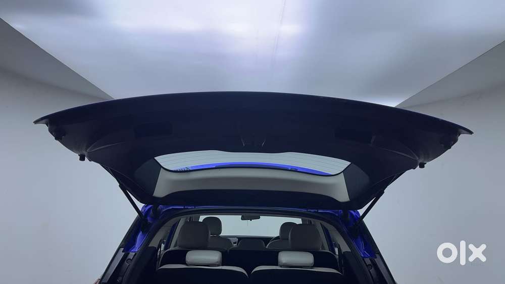 Mahindra Xuv700 2.2 Ax 7 Diesel At Luxury Pack Str, 2023, Diesel