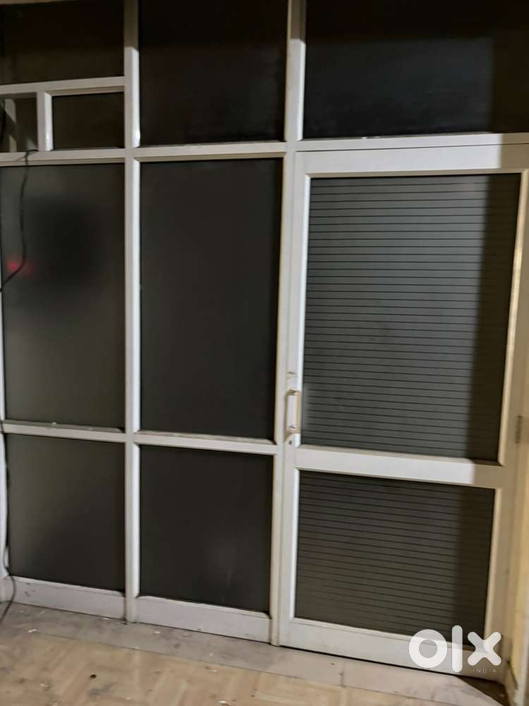 Shop for rent/sale mathura vihar colony