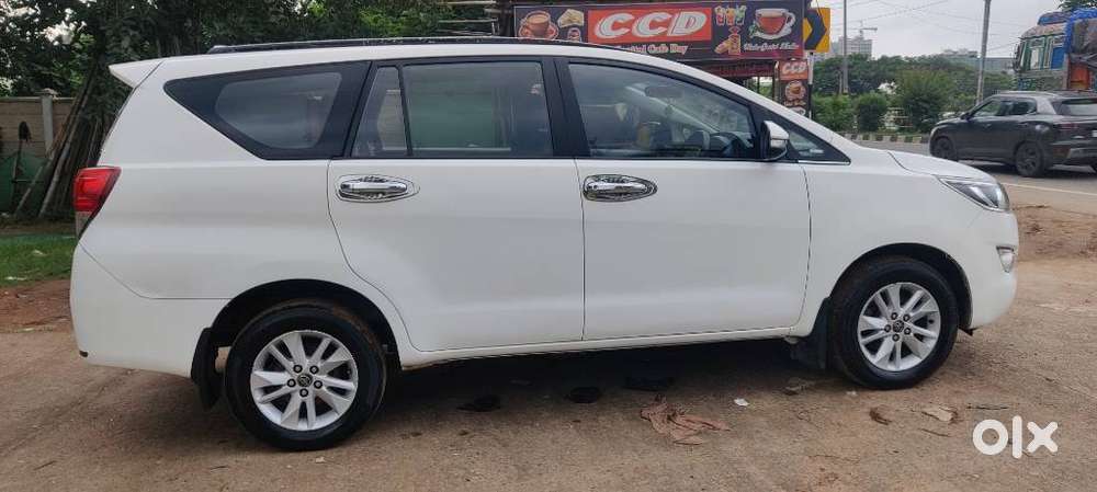 Toyota Innova Crysta 2.4 G Mt 7 Str, 2017, Diesel