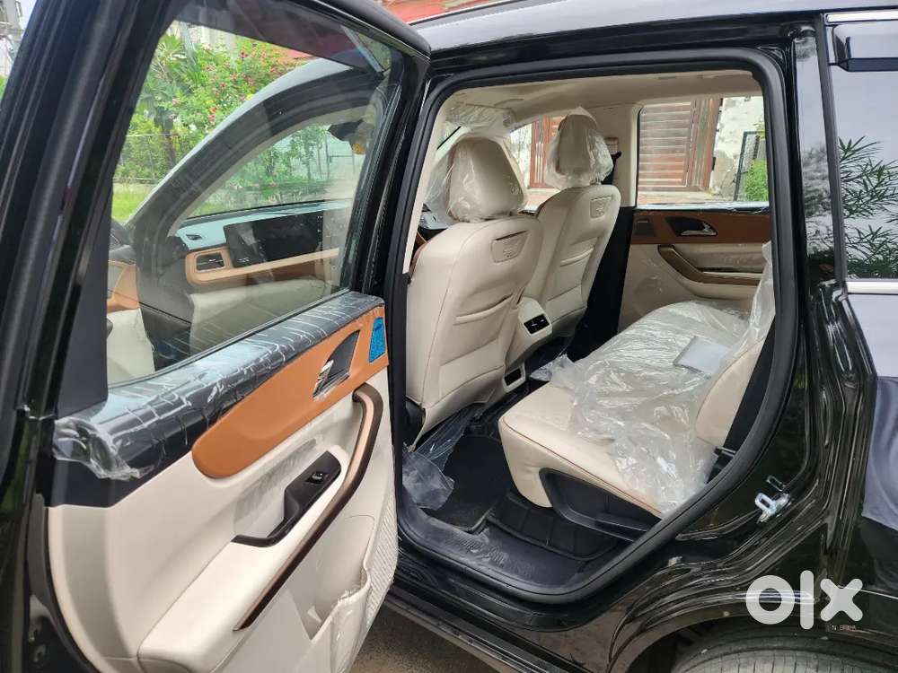 Mahindra Xuv 7xo Ax7 (t) 
2026 Diesel 1500 Km Driven