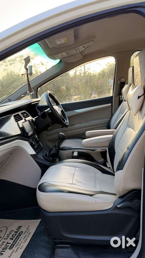 Mahindra Marazzo M6, 2018, Diesel