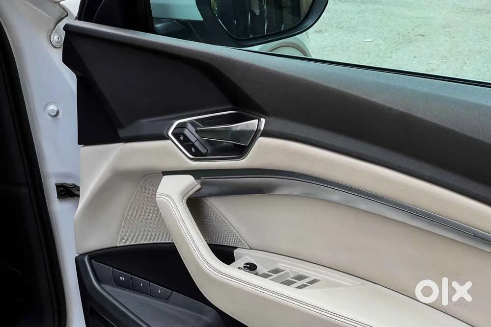 Audi Q8 E-tron, 2023, Electric