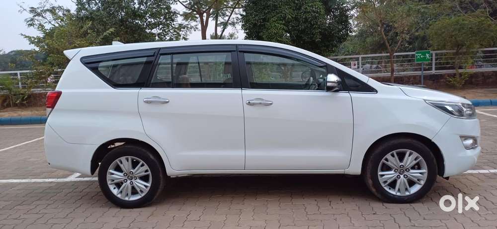 Toyota Innova Crysta 2.8z Automatic, 2016, Diesel