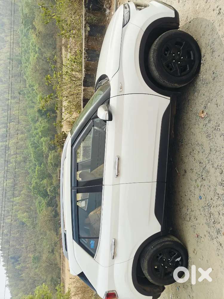 Hyundai New Venue 2022 Petrol Well Maintained