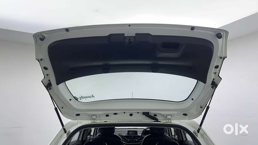 Tata Altroz 1.2 Xe, 2021, Petrol