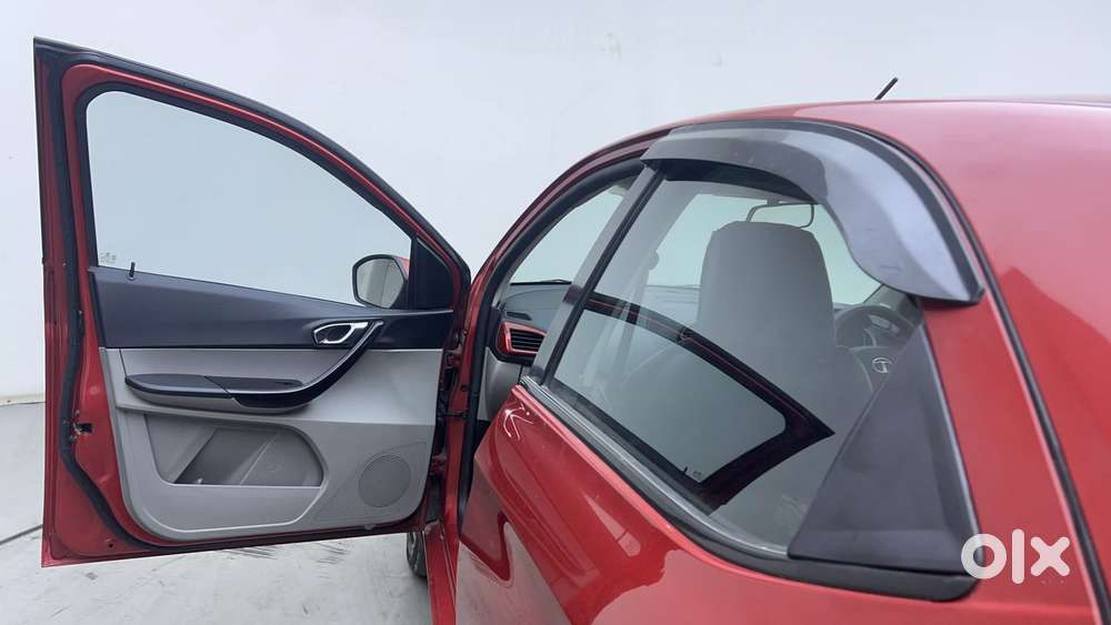 Tata Tiago Xza, 2018, Petrol