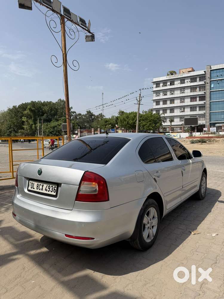 Skoda Laura, 2012, Petrol