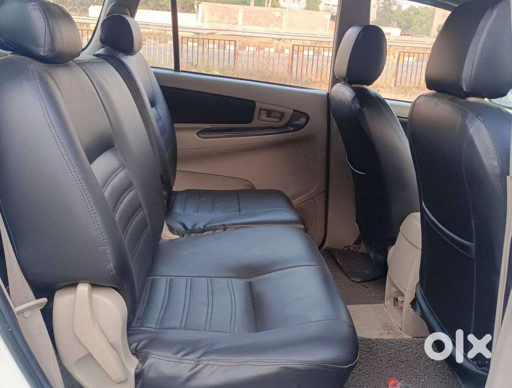 Toyota Innova [2013-2016] 2.5 G4 7 Str, 2014, Diesel