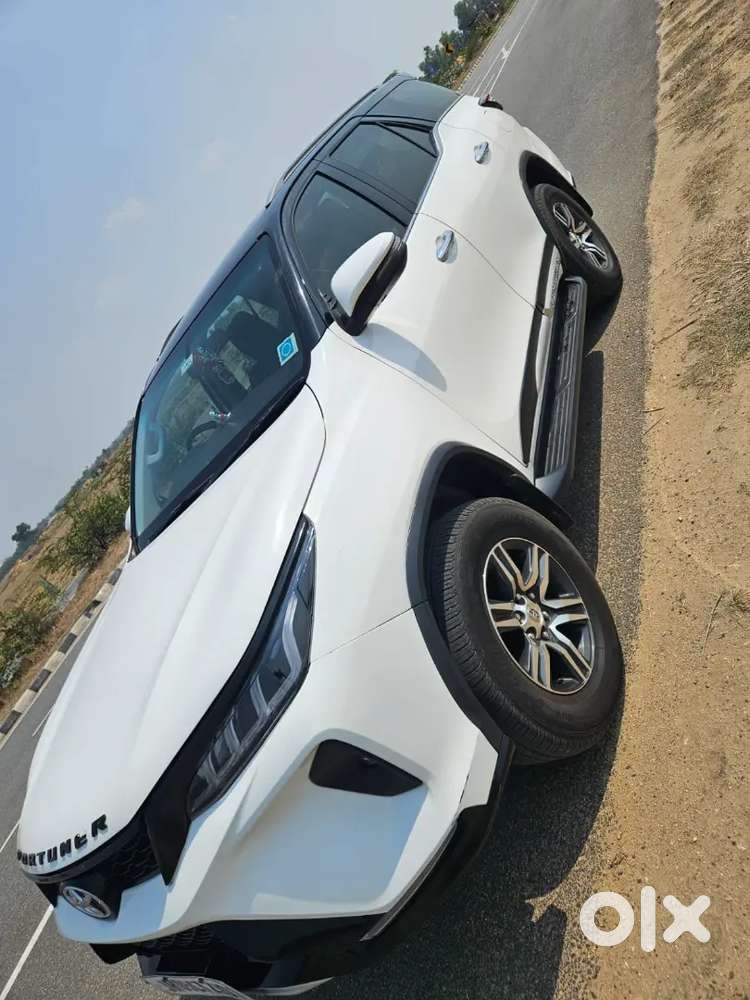 Toyota Fortuner Legender 2020 Variant