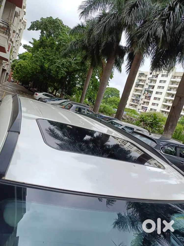 Mahindra Xuv500 W10 2017