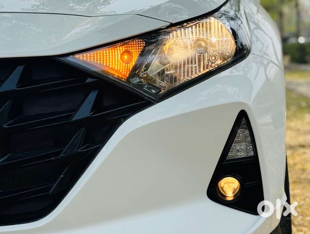 Hyundai I20 Sportz 1.2 Ivt Dual Tone, 2023, Petrol