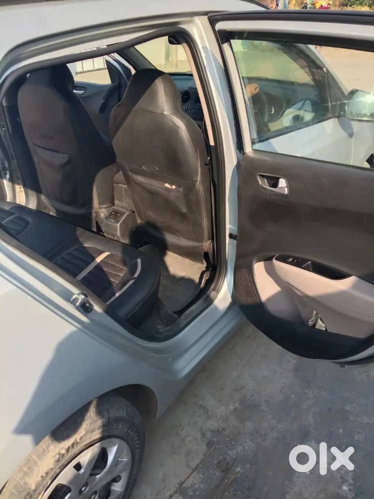 Grand I10 Sportz Crdi Diesel (silver) Gj03 Passing