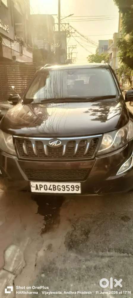 Mahindra Xuv500 W10 Automatic 2017 Diesel 137000 Km Driven