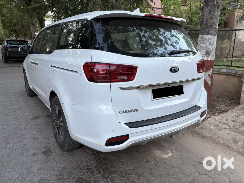 Kia Carnival Premium, 2021, Diesel