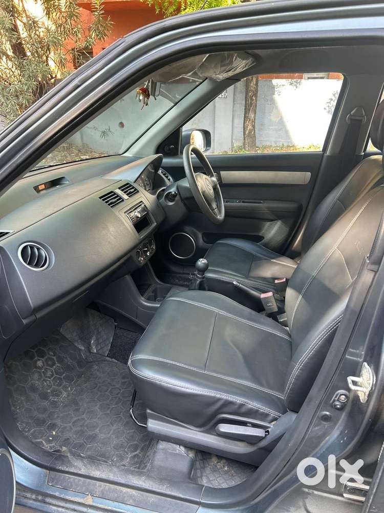 Maruti Suzuki Swift Vxi + Manual, 2011, Petrol