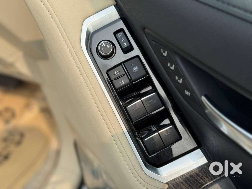 Toyota Land Cruiser Zx Petrol, 2025, Petrol