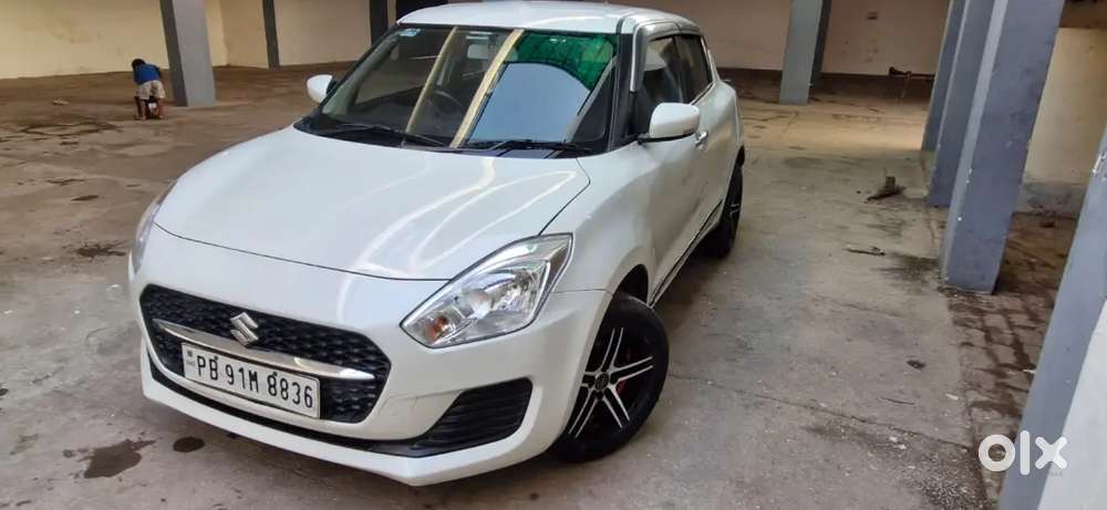 Maruti Suzuki Swift 2021 1.2 Vxi Amt