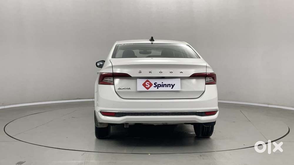 Skoda Slavia Style 1.0l Tsi Mt, 2022, Petrol