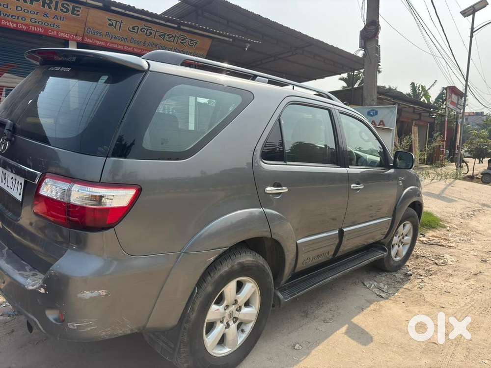 Toyota Fortuner 2011