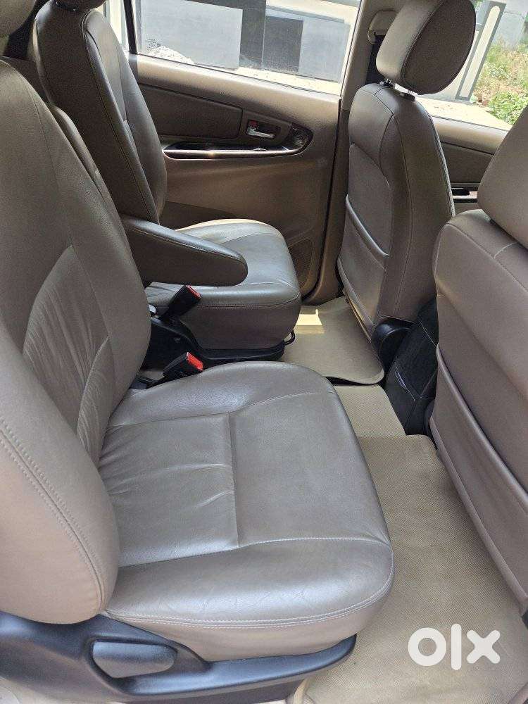 Toyota Innova 2.5 Z Diesel 7 Seater, 2015, Diesel
