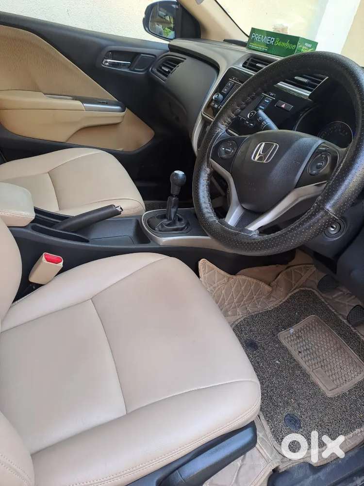 Honda City 1.5 V Mt Petrol 2016