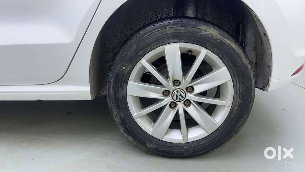 Volkswagen Polo Petrol Highline 1.2l, 2016, Petrol
