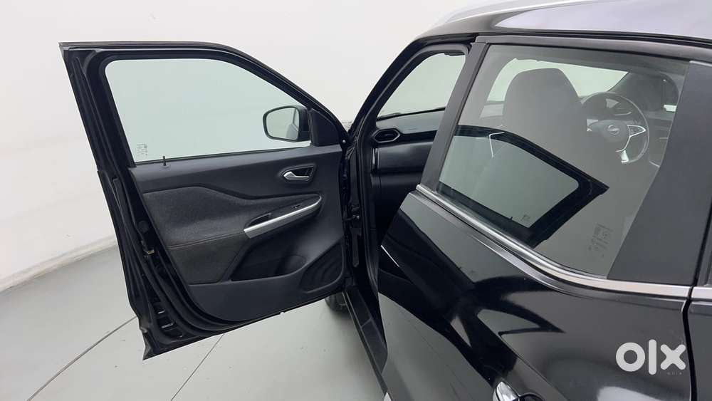 Nissan Magnite 1.0 Xv Premium, 2023, Petrol