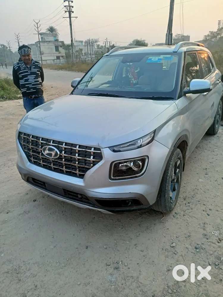 Hyundai Venue 2019 Petrol 65000 Km Driven