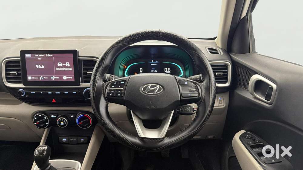 Hyundai Venue 1.2 S (o), 2024, Petrol