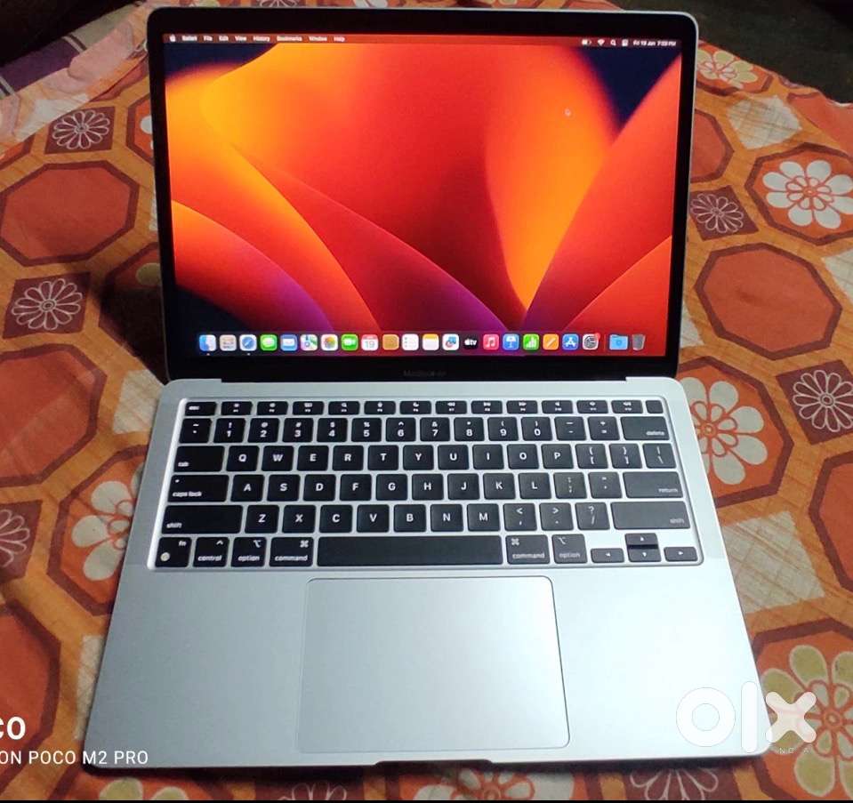 Macbook Air M1 8gb 256gb grey , 99% Battery Health , Unused Condtion .