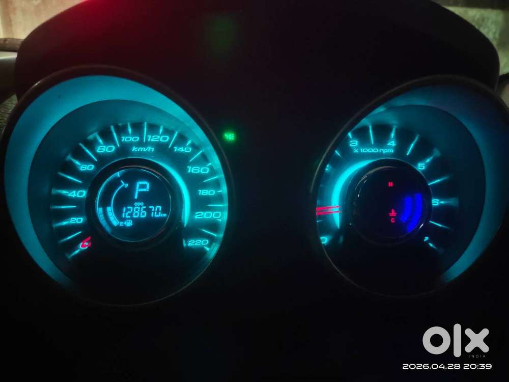 Xuv 500 W10 At , Black Beast