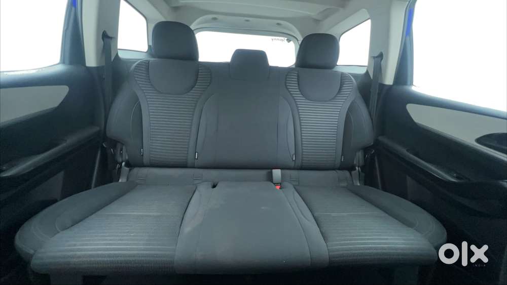 Mahindra Xuv700 2.2 Ax 5 Diesel At Str, 2023, Diesel