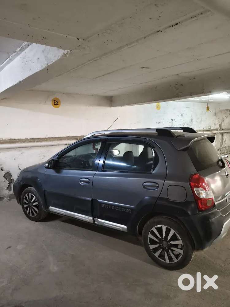 Toyota Etios Cross 2014 Petrol Well Maintained